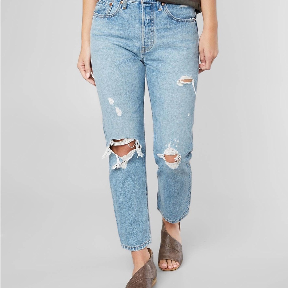 Distressed Levi’s Wedgie Straight Jeans
